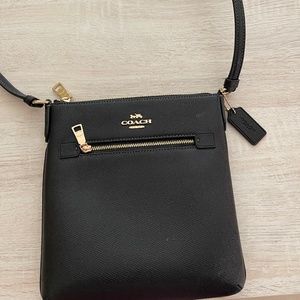 New without tag authentic COACH crossbody